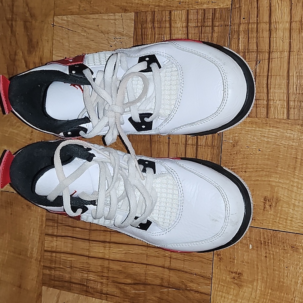 Air Jordan Sneakers Boys Size 2 Color White, Red, & Black